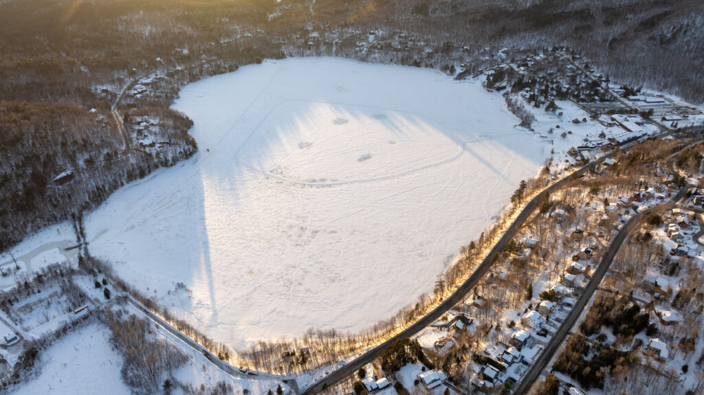 Évasion hivernale au Manoir du Lac Delage : confort, gastronomie et plein air près de Québec