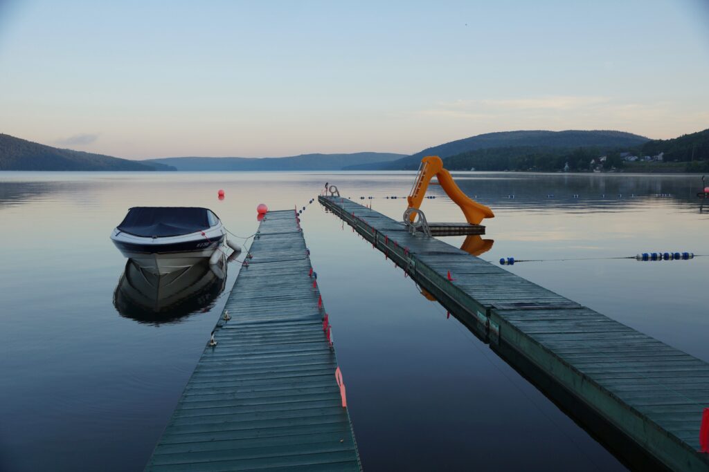 Le lac Témiscouata, au Bas-Saint-Laurent, sur la Route des Monts Notre-Dame
