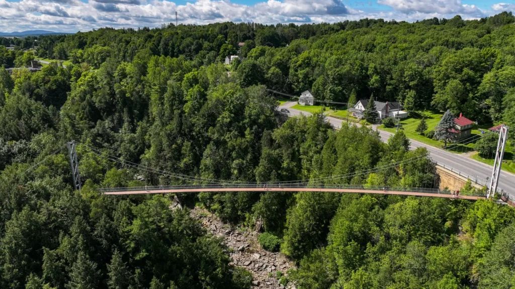 Road trip sur le Chemin des Cantons : villages loyalistes, ponts couverts et terroir