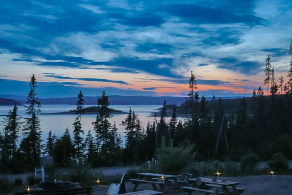 Réservoir Manicouagan au crépuscule depuis la Station Uapishka, sur la route 389, Expédition 51